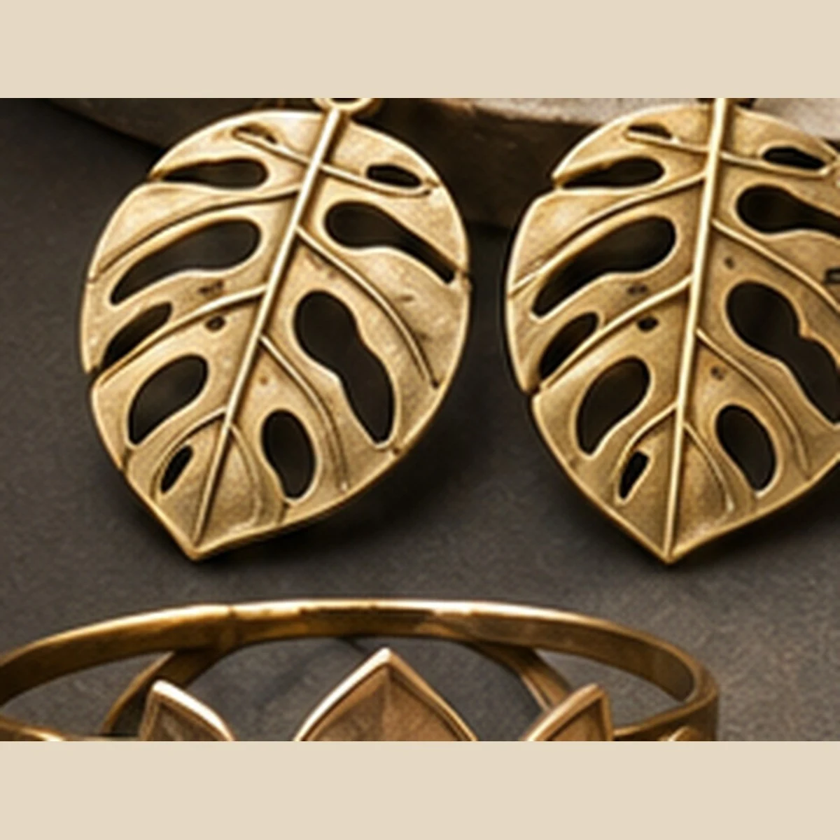 Monstera Drop Earrings · HJ-AD-020