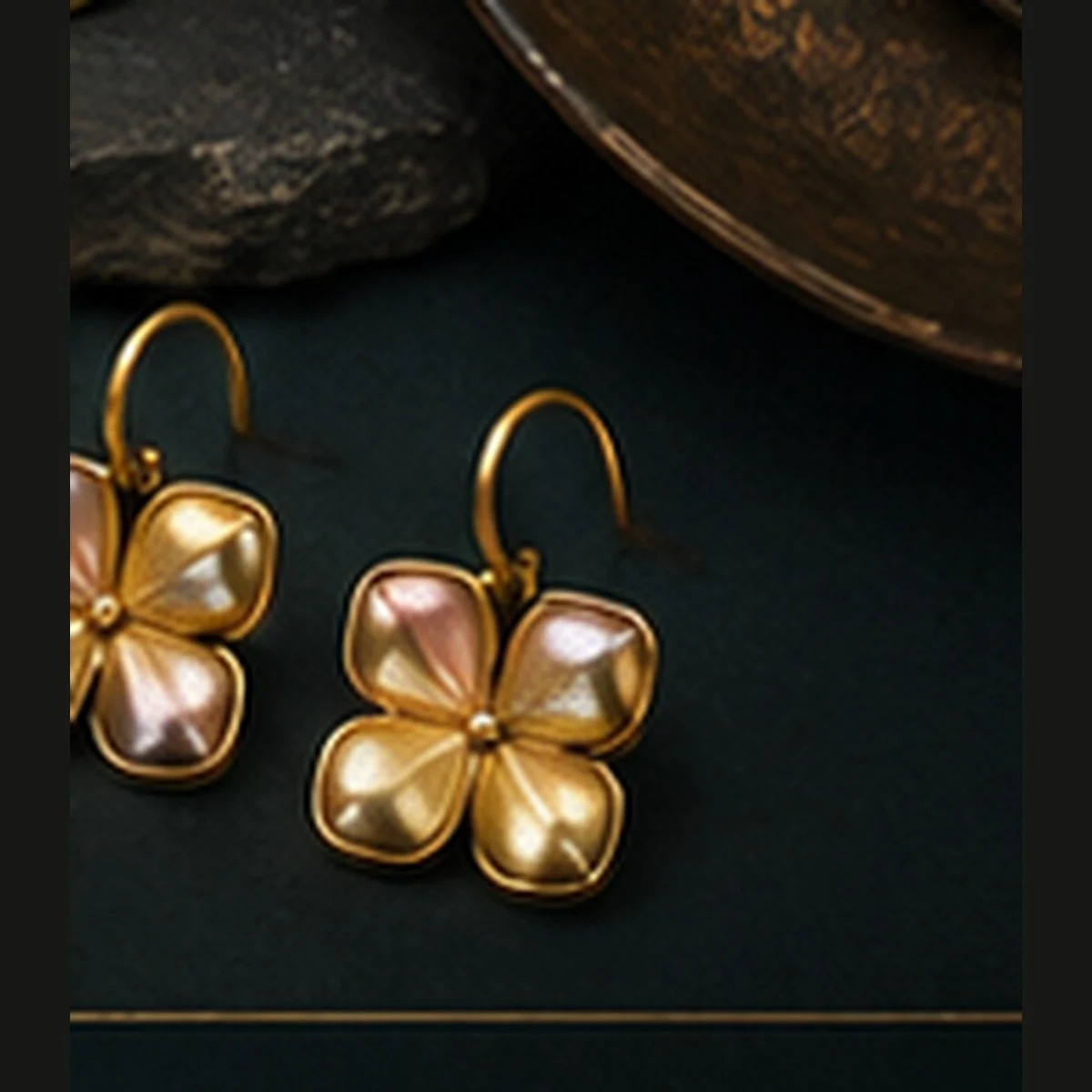 Mother-of-Pearl Flower Earrings · HJ-AD-030