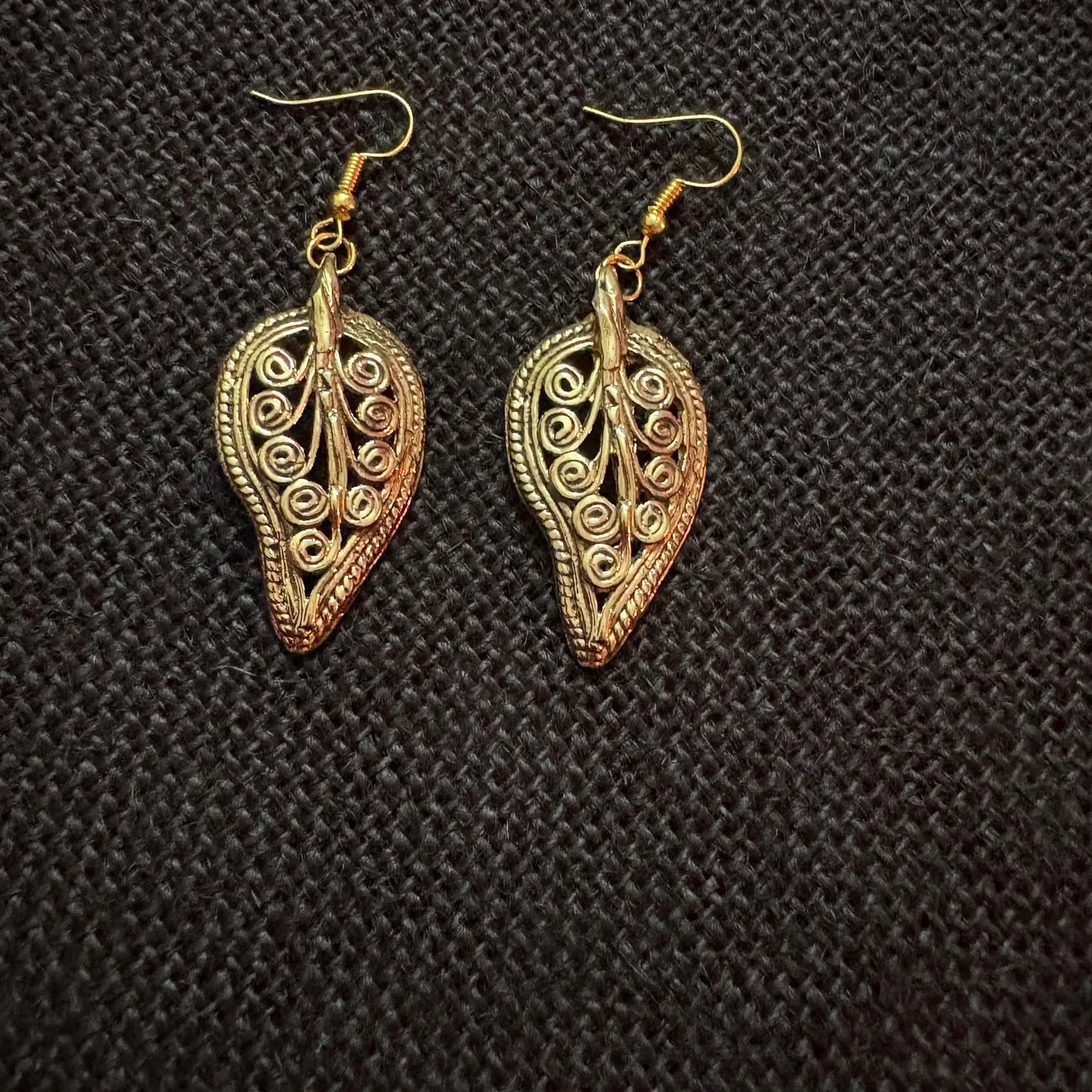 Leaf Filigree Drops · HJ-ER-003
